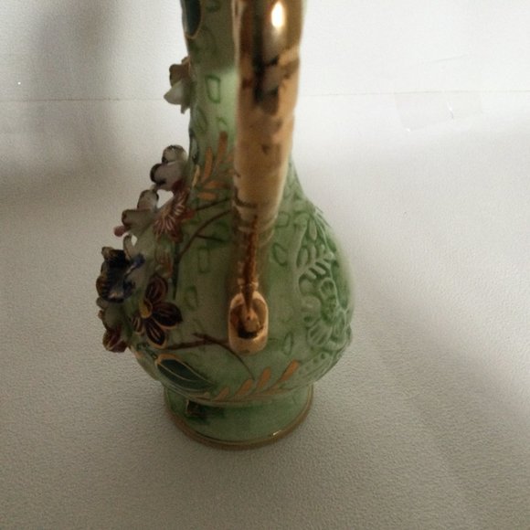 Japanese porcelain water pitcher green with 3D applied flowers gold gilded 8.5" - Picture 5 of 7